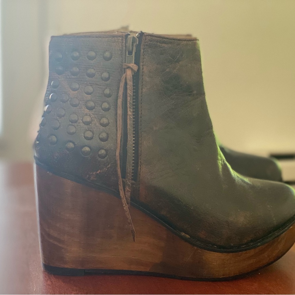 Distressed Leather BedStu Boots